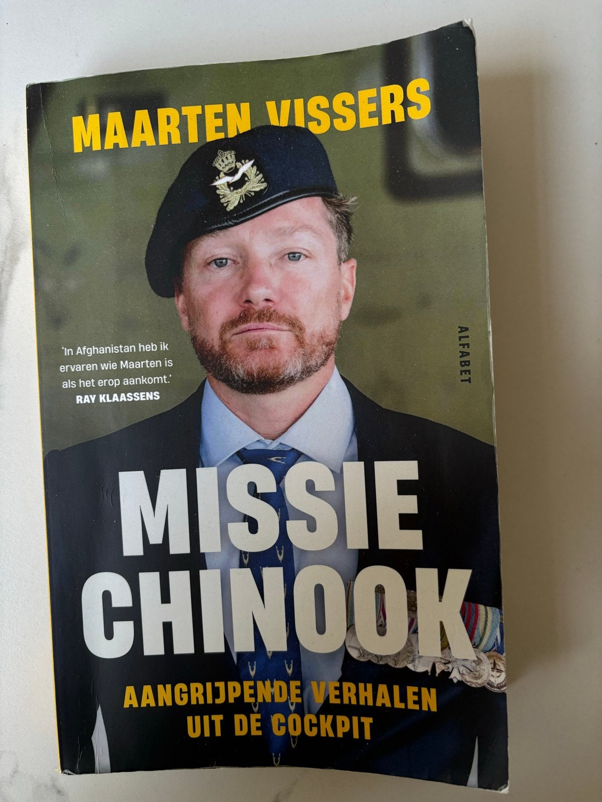Missie Chinook: Aangrijpende verhalen uit de cockpit, Ophalen of Verzenden, 1945 tot heden, Gelezen, Luchtmacht