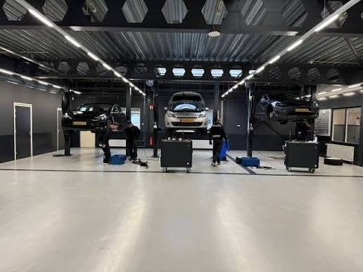 Doe het zelf garage Almere 7 dagen per week geopend!, Diensten en Vakmensen