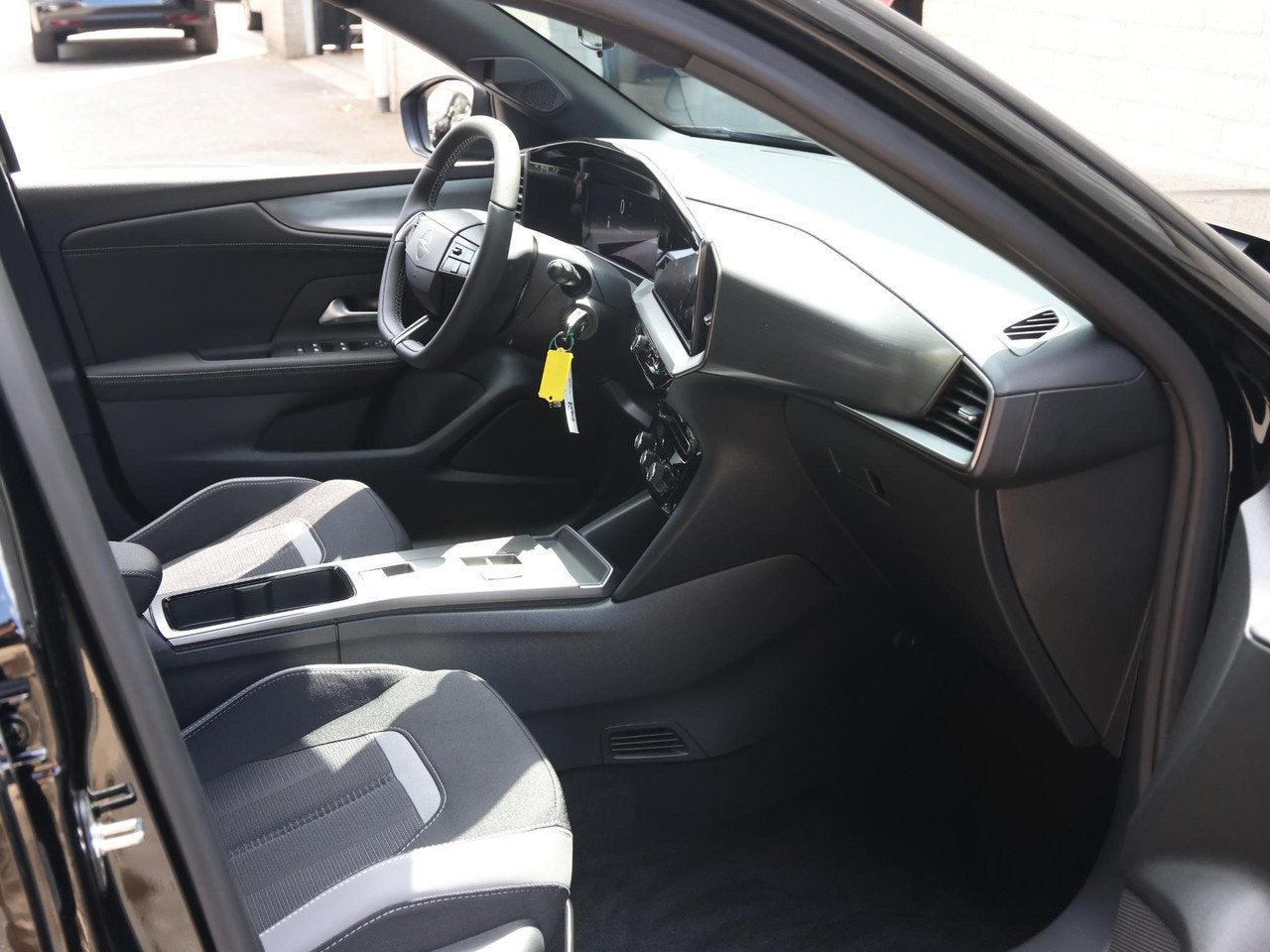 Foto 9 van Opel Mokka 1.2 Turbo Hybrid GS | Uit voorraad leverbaar | Ca