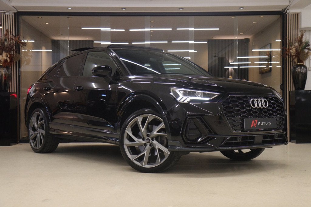 Audi Q3 Sportback 45 TFSI e 3X S-Line PANO/CAM/BLINDE/ACC/ME, Gebruikt, 150 pk, Zwart, Plug-in hybride