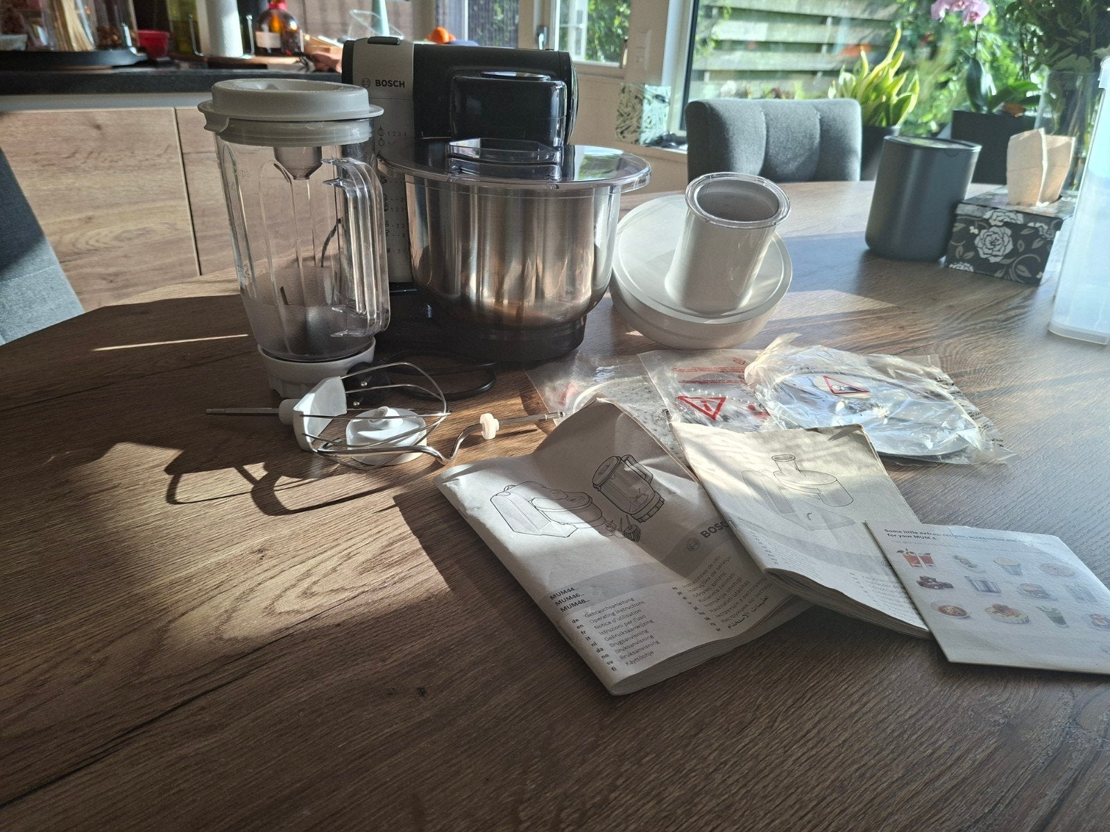Bosch Keukenmachine met Blender en diverse accessoires, Gebruikt, 1 tot 2 liter, 3 snelheden of meer, Ophalen of Verzenden