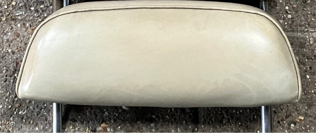 Beige hoofdsteun. Volvo 140 t/m 1971 P1800 en Volvo Amazon., Ophalen of Verzenden, Gebruikt