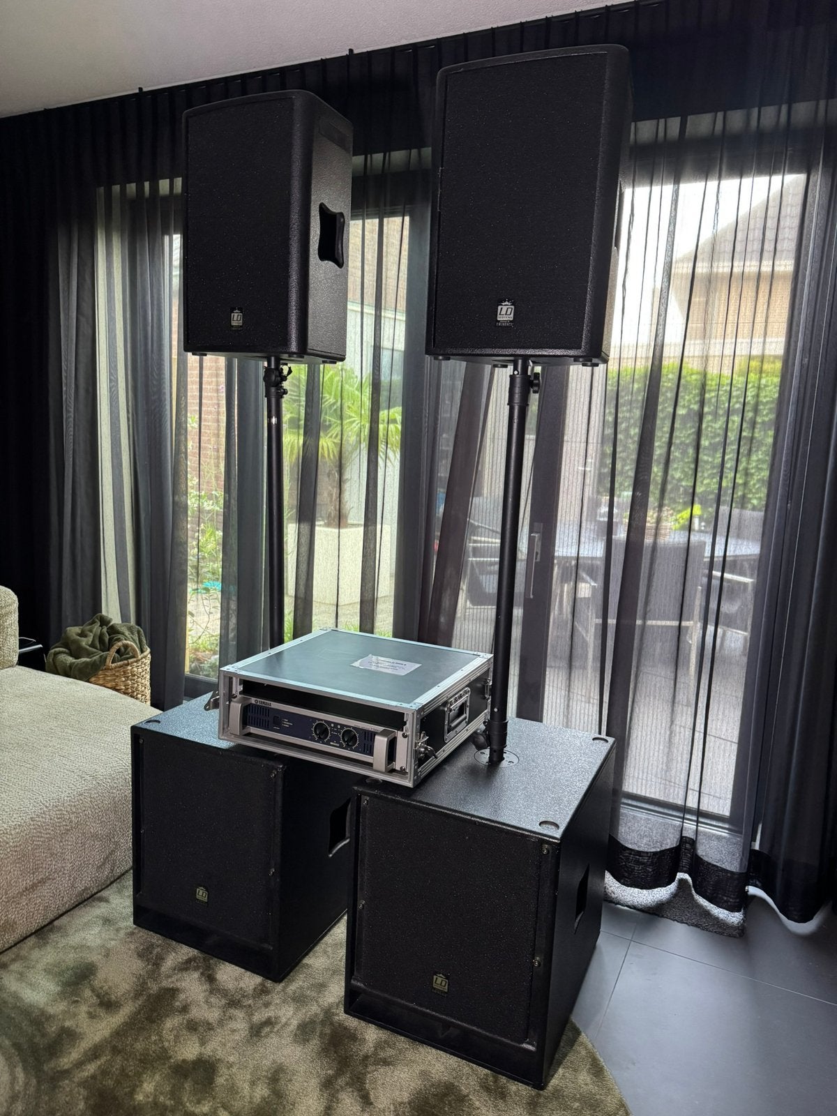 LD Systems PA-set – Complete Plug & Play Geluidsinstallatie, Zo goed als nieuw, 120 watt of meer, Front, Rear of Stereo speakers