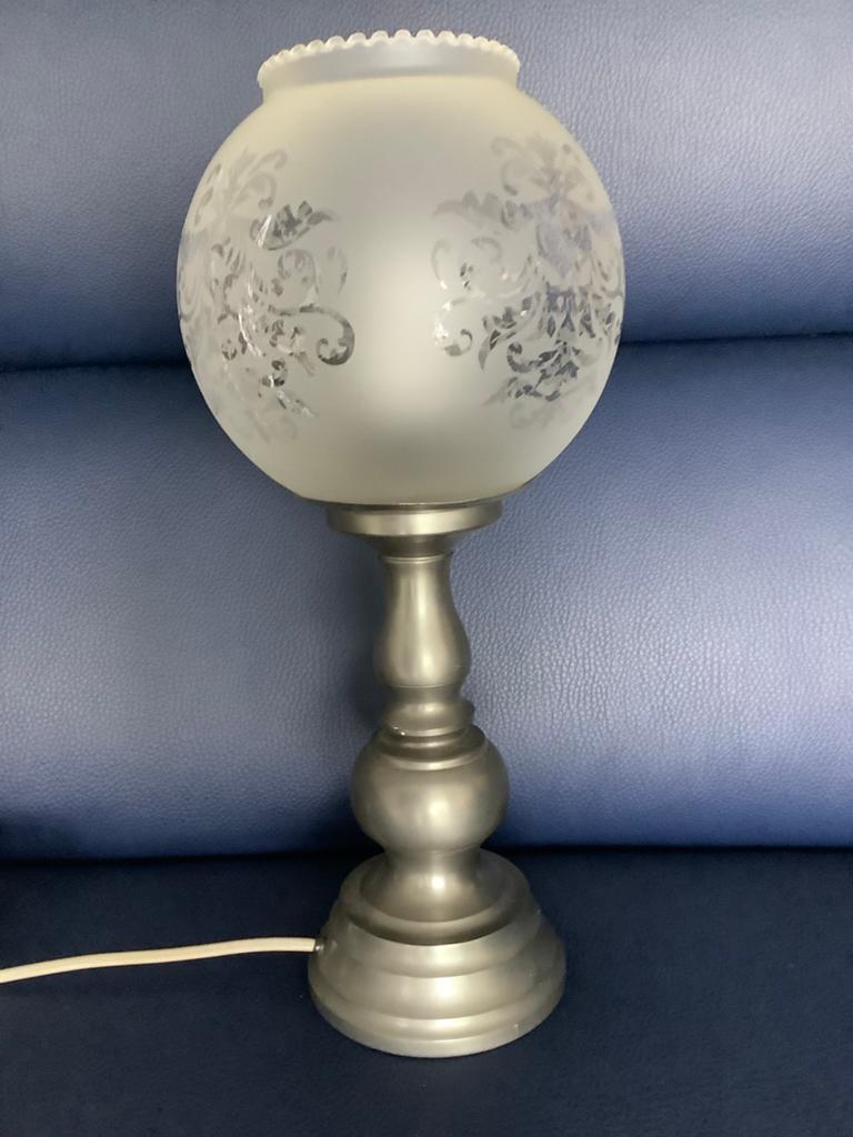 Nachtlamp met tinnen voet en glazen lampenkap - werkend, Ophalen of Verzenden, Zo goed als nieuw, Glas, Minder dan 50 cm