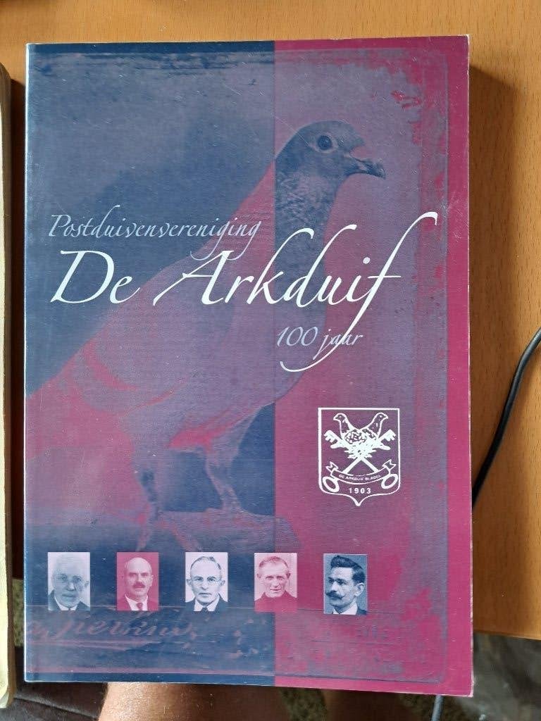 100 jaar postduiven vereniging Arkduif, Ophalen of Verzenden, Zo goed als nieuw, Vogels