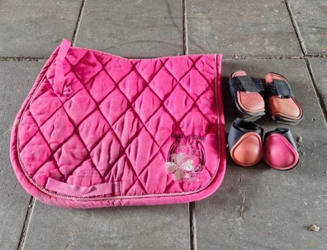 roze pony setje, Dieren en Toebehoren, Ophalen, Gebruikt, Dressuurdekje, Pony (P)
