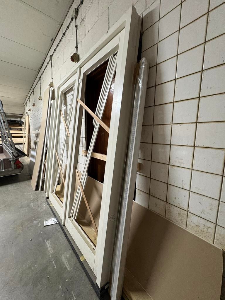 Nieuw hardhouten kozijn met 2 Weekamp deuren (RAL 9010), Deurkozijn, Nieuw, Hout, Ophalen