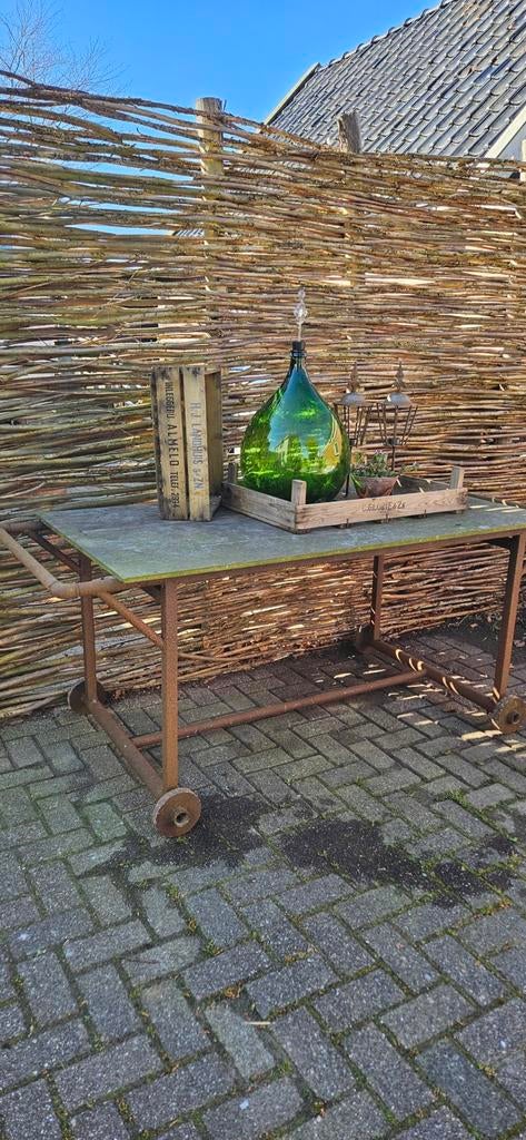 Robuuste tuintafel op wielen - Industrieel design, Ophalen, Gebruikt, Rechthoekig, Metaal