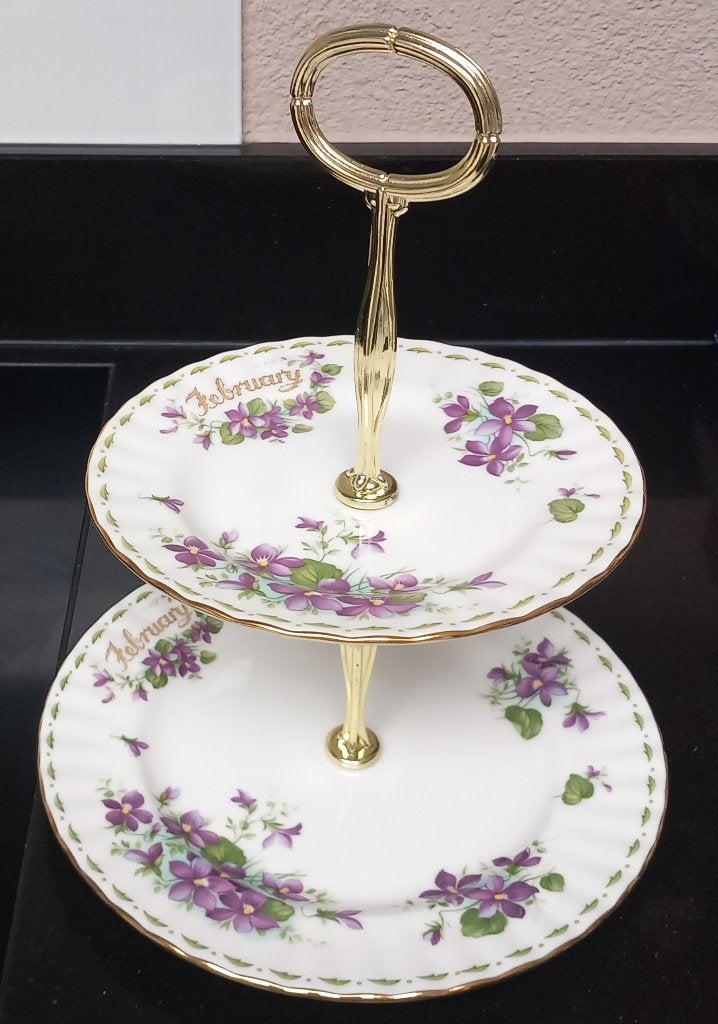 royal albert etagere februari, Antiek en Kunst, Curiosa en Brocante, Ophalen of Verzenden