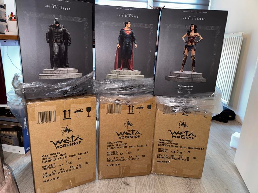 Weta Justice League DC 1/6 Statue Set of 3 Statues, Ophalen of Verzenden, Zo goed als nieuw, Beeldje of Buste