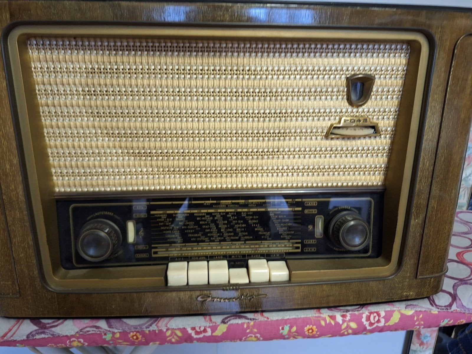 Mooie Grundig radio ., Antiek en Kunst, Antiek | Tv's en Audio, Ophalen of Verzenden