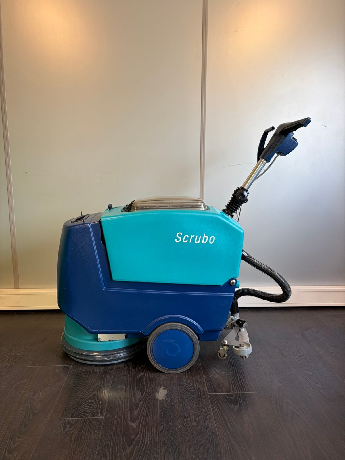 Schrobmachine | Wetrok Scrubo | Nieuw accupakket, Doe-het-zelf en Verbouw, Ophalen of Verzenden, Gebruikt, Schrobmachine