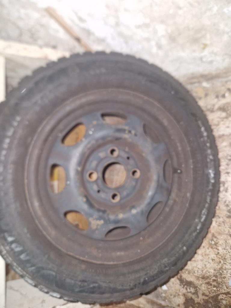 4 autovelgen met winterband, Auto diversen, Wieldoppen, Ophalen of Verzenden, Gebruikt