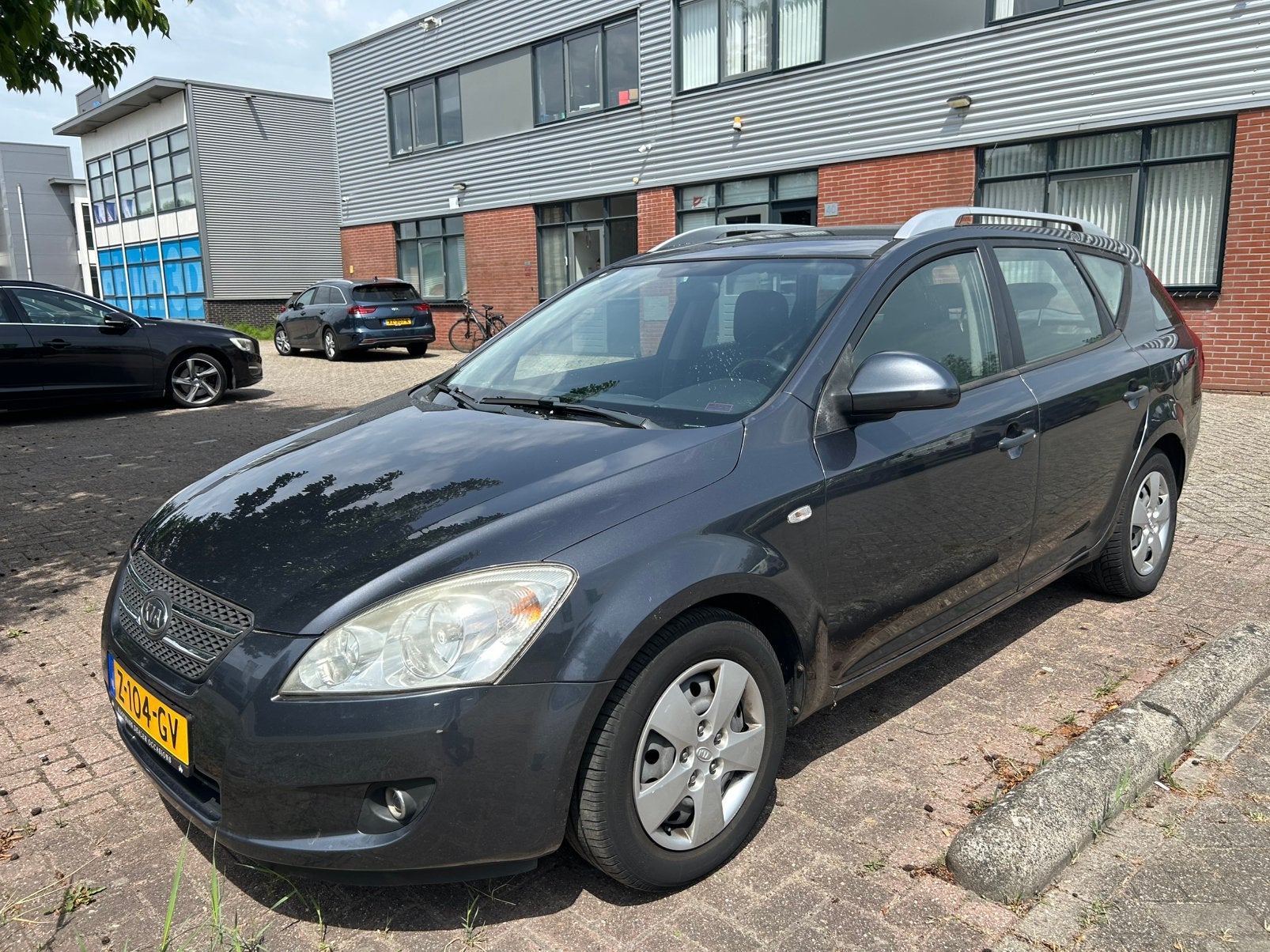 Kia (Pro) Cee d 1.4 Sporty Wagon 2009 Grijs, Voorwielaandrijving, 4 cilinders, 1396 cc, Handgeschakeld
