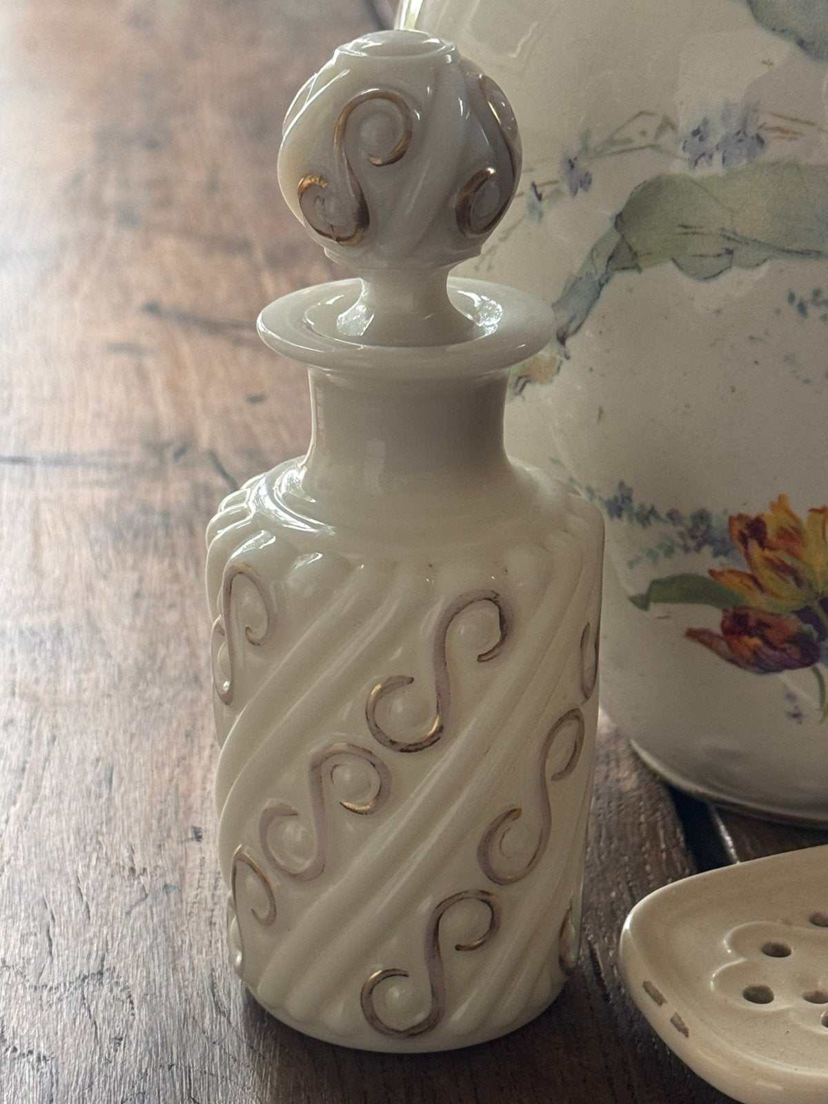 Opaline parfumflesje met gouden details, Antiek en Kunst, Curiosa en Brocante, Ophalen of Verzenden