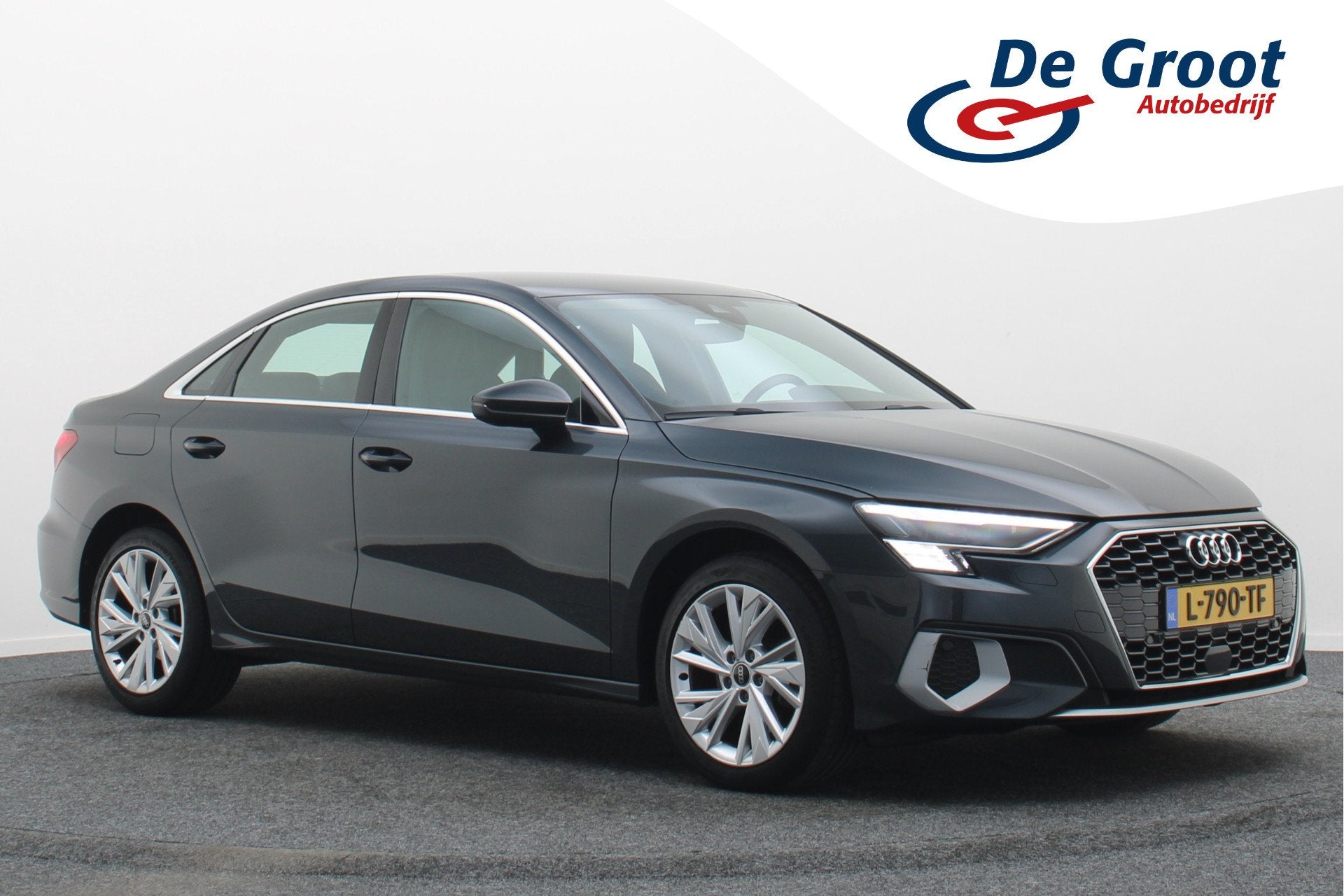Audi A3 Limousine 35 TFSI Business edition Leer, Matrix LED,, Auto's, Dealer onderhouden, 4 cilinders, 150 pk, Bedrijf