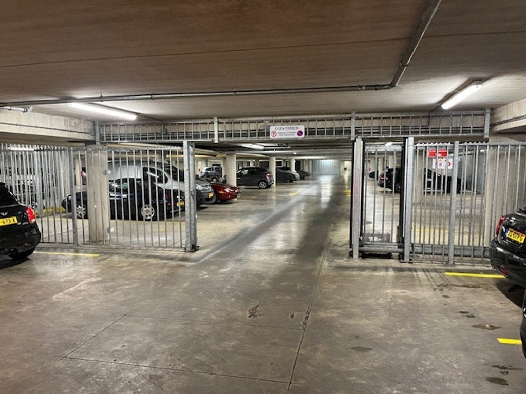 Overdekte parkeerplek garage De Meern (Laatste plek), Utrecht