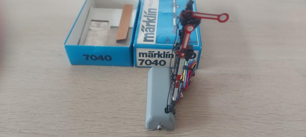 Märklin tweearmig hoofdsein. Artikelnummer 7040 in ovp, Wisselstroom, Overige typen, Nieuw, Ophalen of Verzenden