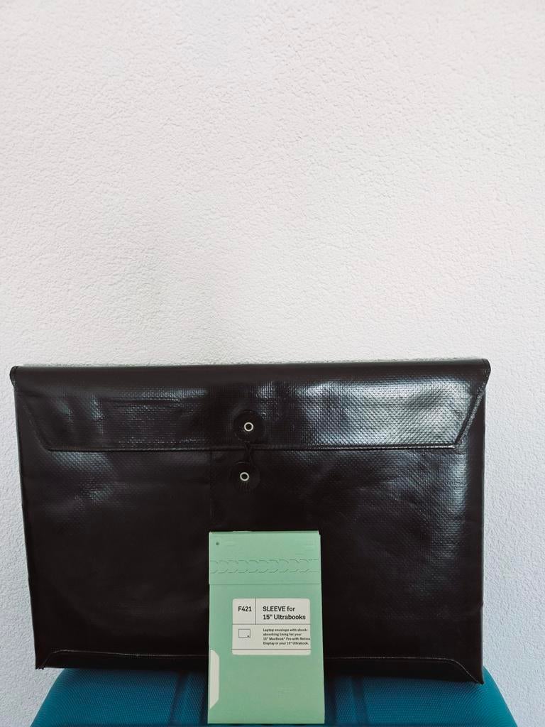 Freitag F421 laptopsleeve zwart, Ophalen of Verzenden, 15 inch, Zo goed als nieuw, Freitag