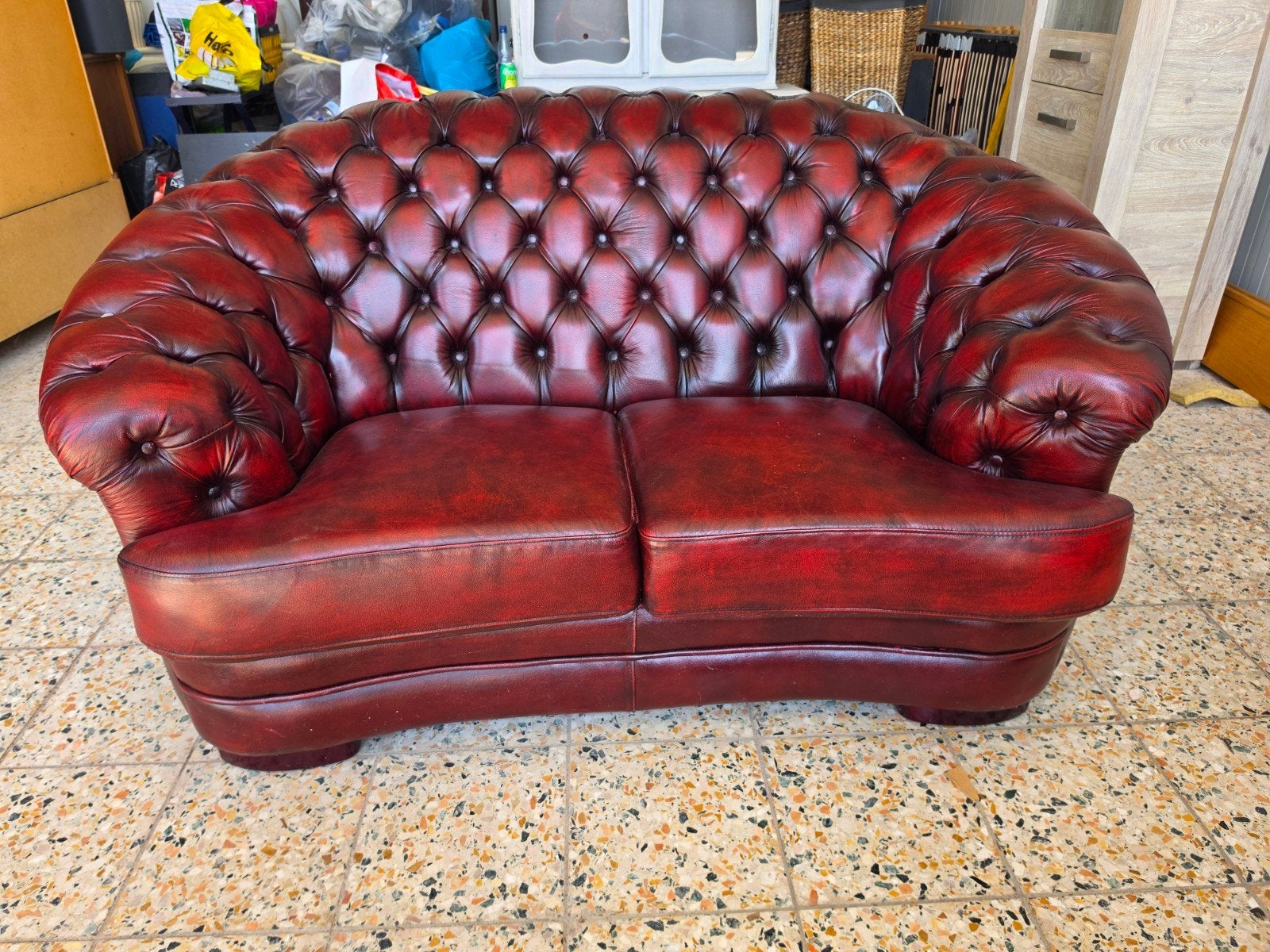 Chesterfield 2-zitsbank in rood leer, Ophalen, Gebruikt, 150 tot 200 cm, Tweepersoons