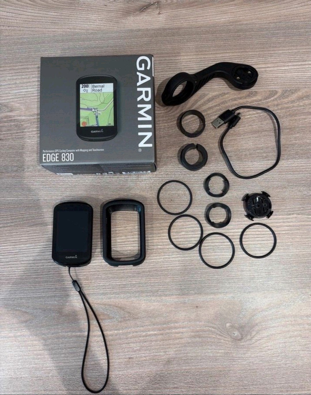 Zeer nette Garmin Edge 830 aangeboden., Fietsen en Brommers, Fietsaccessoires | Fietscomputers, Ophalen of Verzenden, Zo goed als nieuw