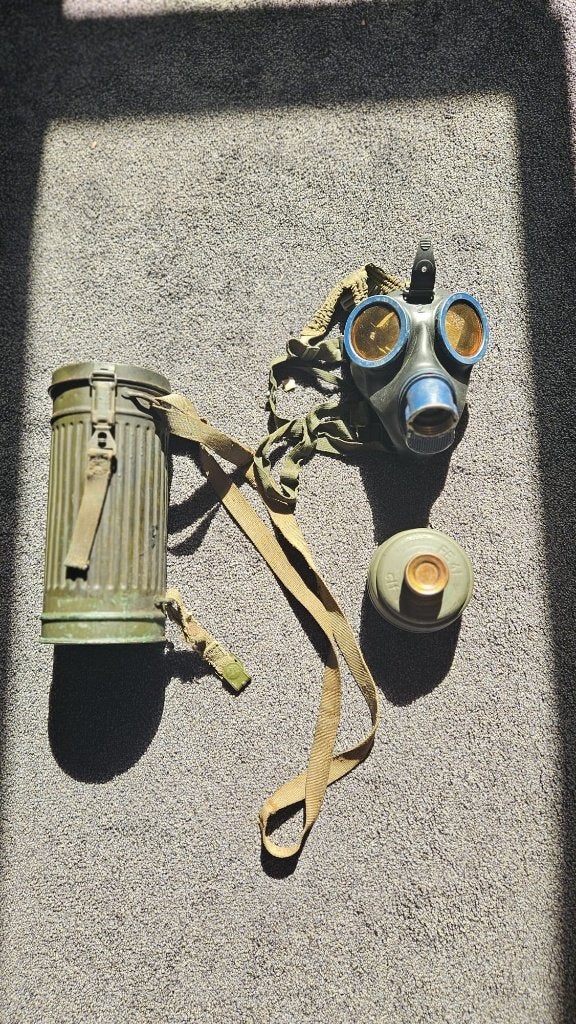 Duitse 1945 gasmasker set, Ophalen of Verzenden, Duitsland, Overige typen