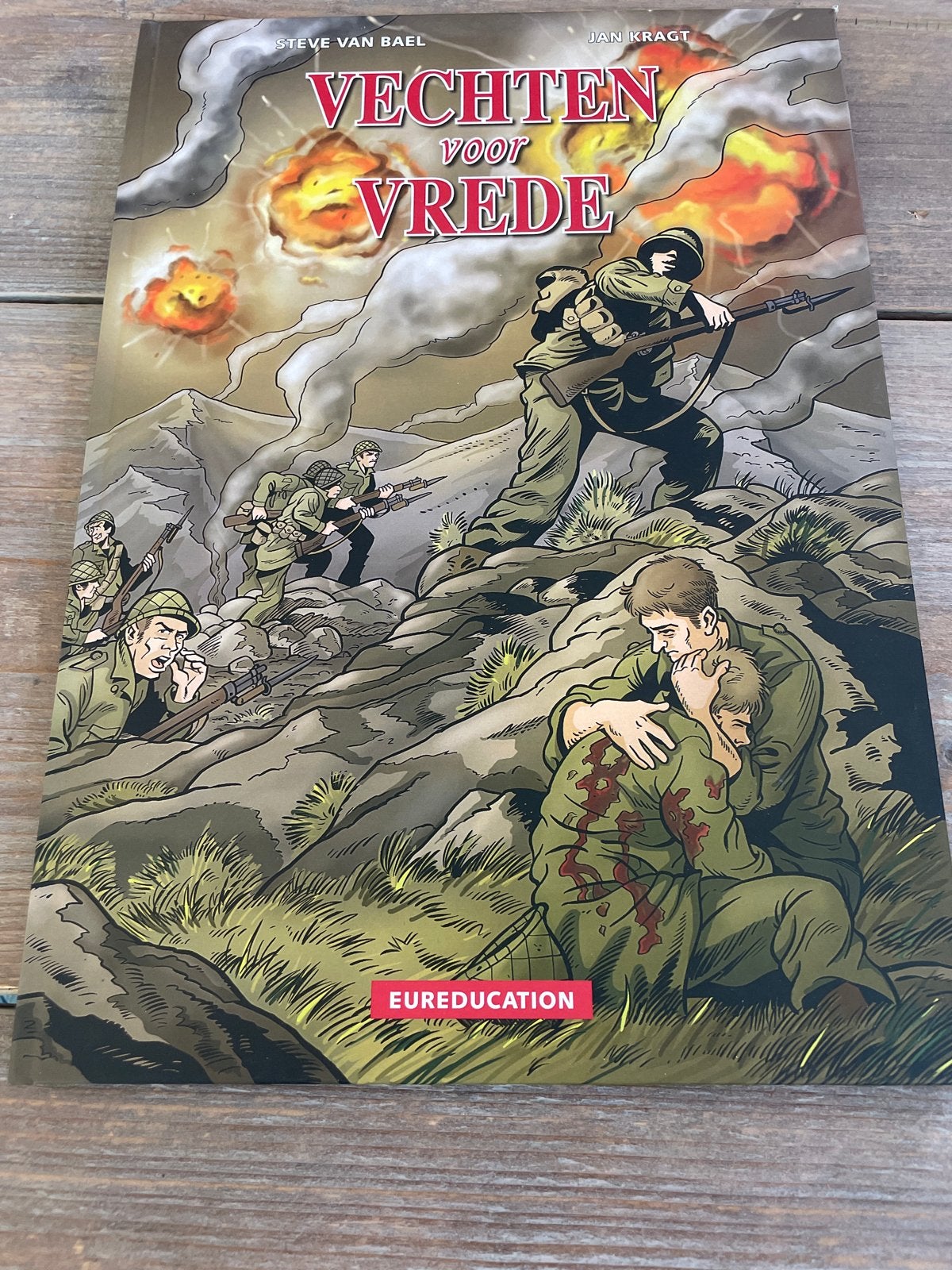 Vechten voor Vrede - Hardcover stripboek, Boeken, Eén stripboek, Ophalen of Verzenden, Zo goed als nieuw