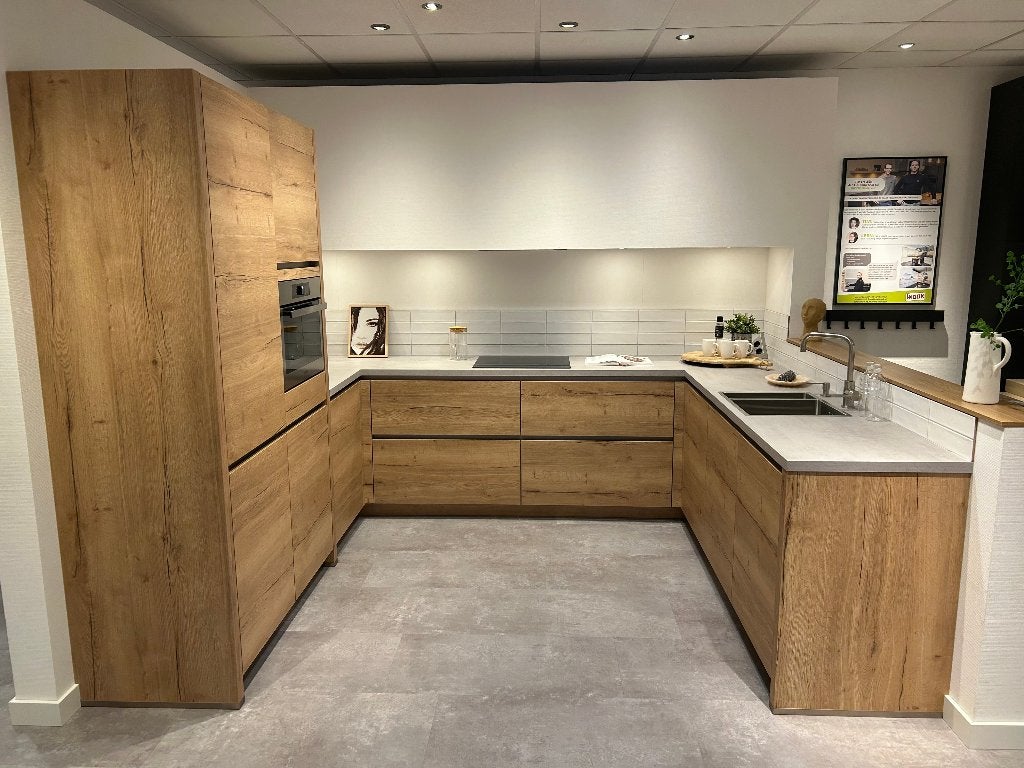 Nobilia showroomkeuken eiken Sierra met apparatuur € 6.750, Ophalen, U-keuken, Overige kleuren, Nieuw