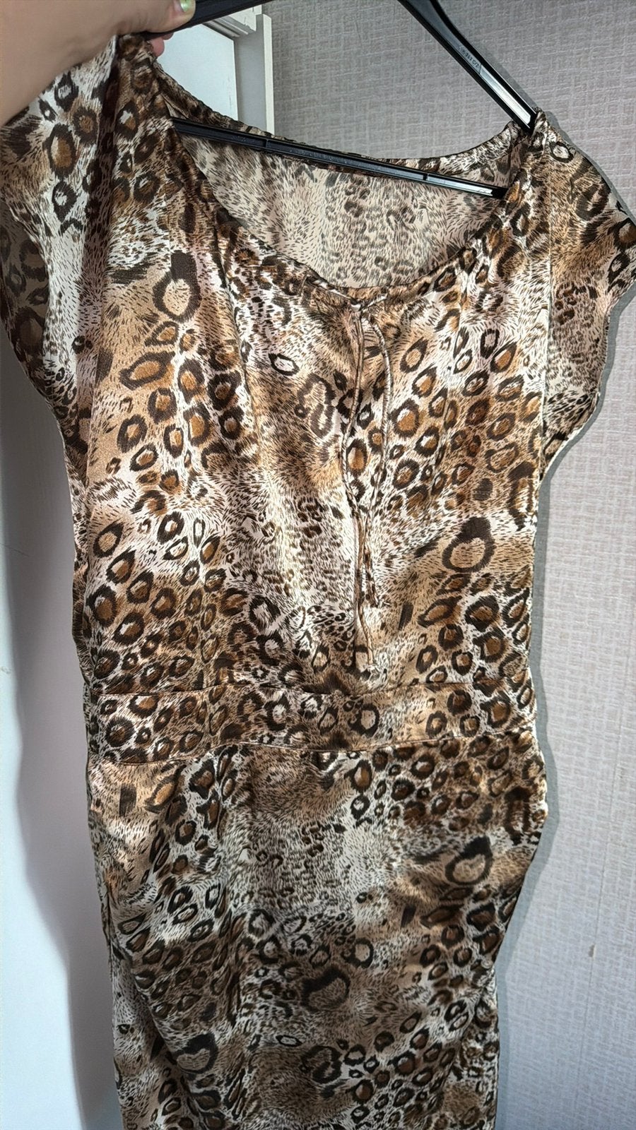 Mooie silk zijden sexy leopardprint jurk maat M leuk, Ophalen, Zo goed als nieuw, Maat 38/40 (M), Boven de knie