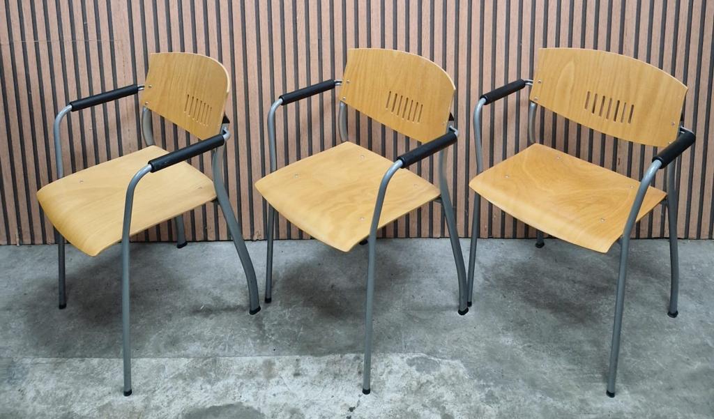 21 x Ahrend vergaderstoelen hout kantine kantoor stoelen, Huis en Inrichting, Stoelen, Ophalen of Verzenden, Zo goed als nieuw