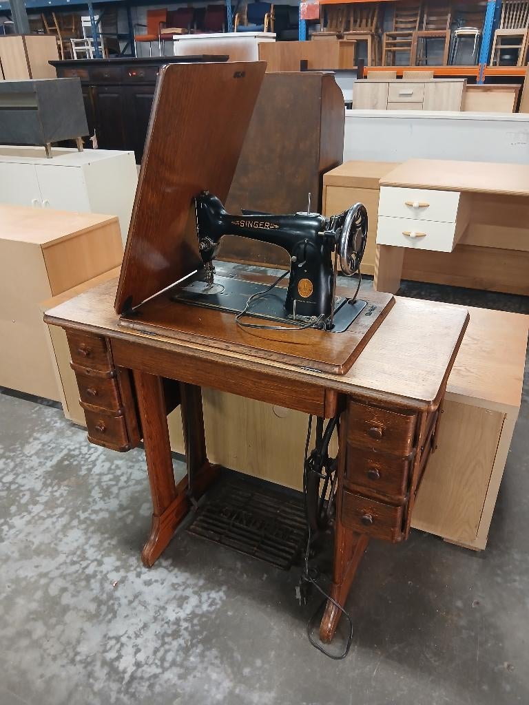 (0483W) antieke singer trapnaaimachine met opzetlamp, Antiek en Kunst, Antiek | Naaimachines, Ophalen