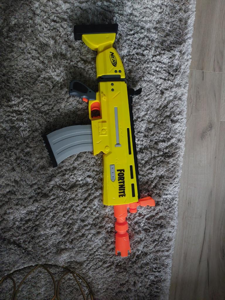 Nerf Fortnite AR-L gemotoriseerde blaster, Ophalen, Gebruikt