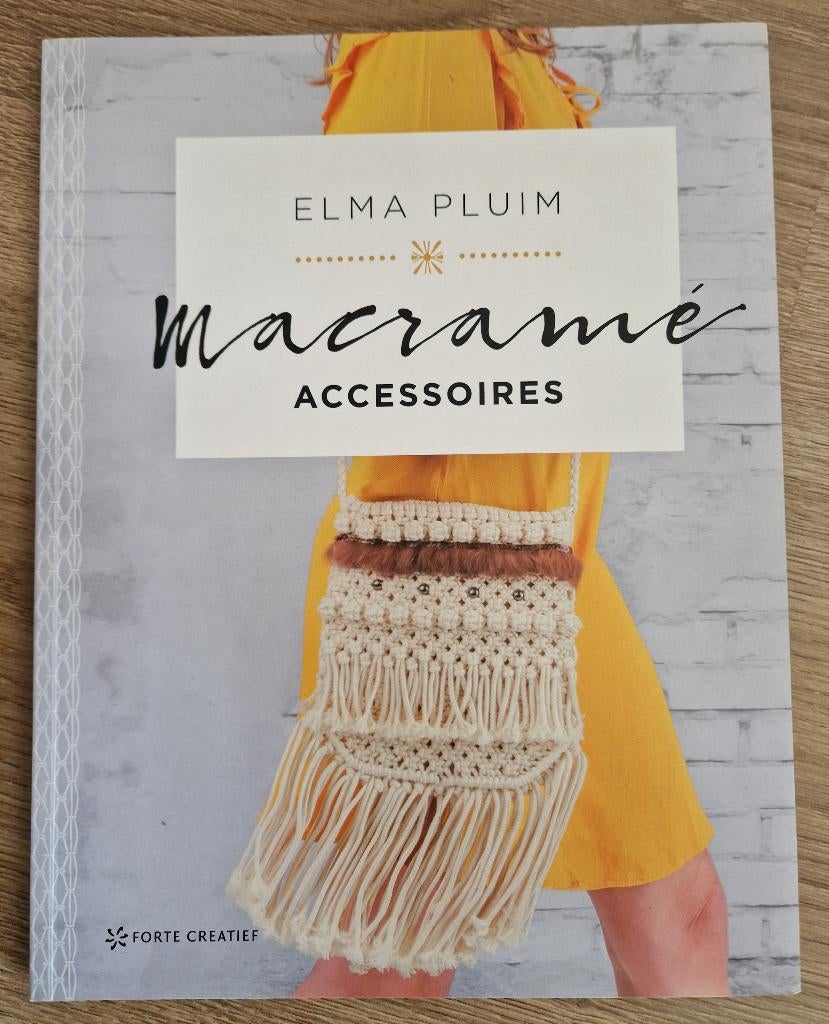 Boek: Macramé accessoires - Elma Pluim zgan, Ophalen of Verzenden, Zo goed als nieuw, Overige onderwerpen, Elma Pluim