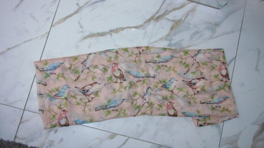 zalm VOGELS sjaal, Kleding | Dames, Ophalen of Verzenden, Zo goed als nieuw, Maat 46/48 (XL) of groter, Sjaal
