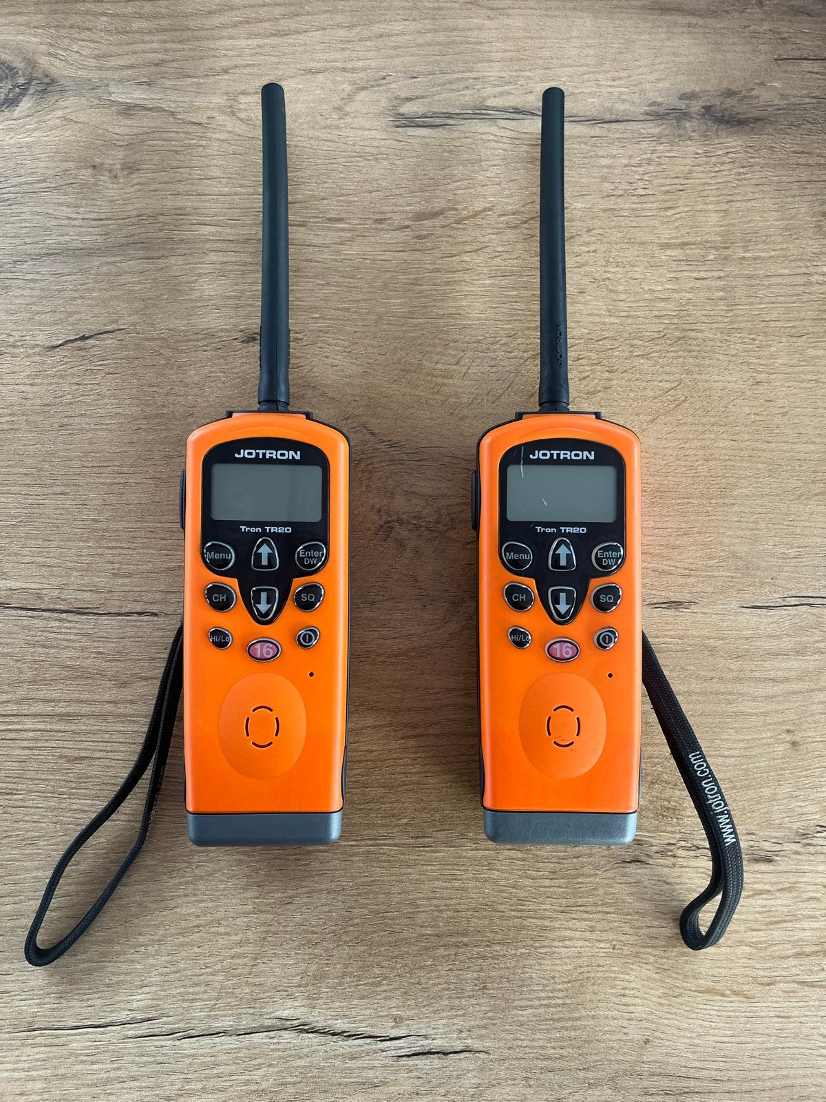 Jotron Tron TR20 GMDSS Handheld VHF Radio (Set van 2), Telecommunicatie, Portofoons en Walkie-talkies, Zo goed als nieuw, Portofoon of Walkie-talkie