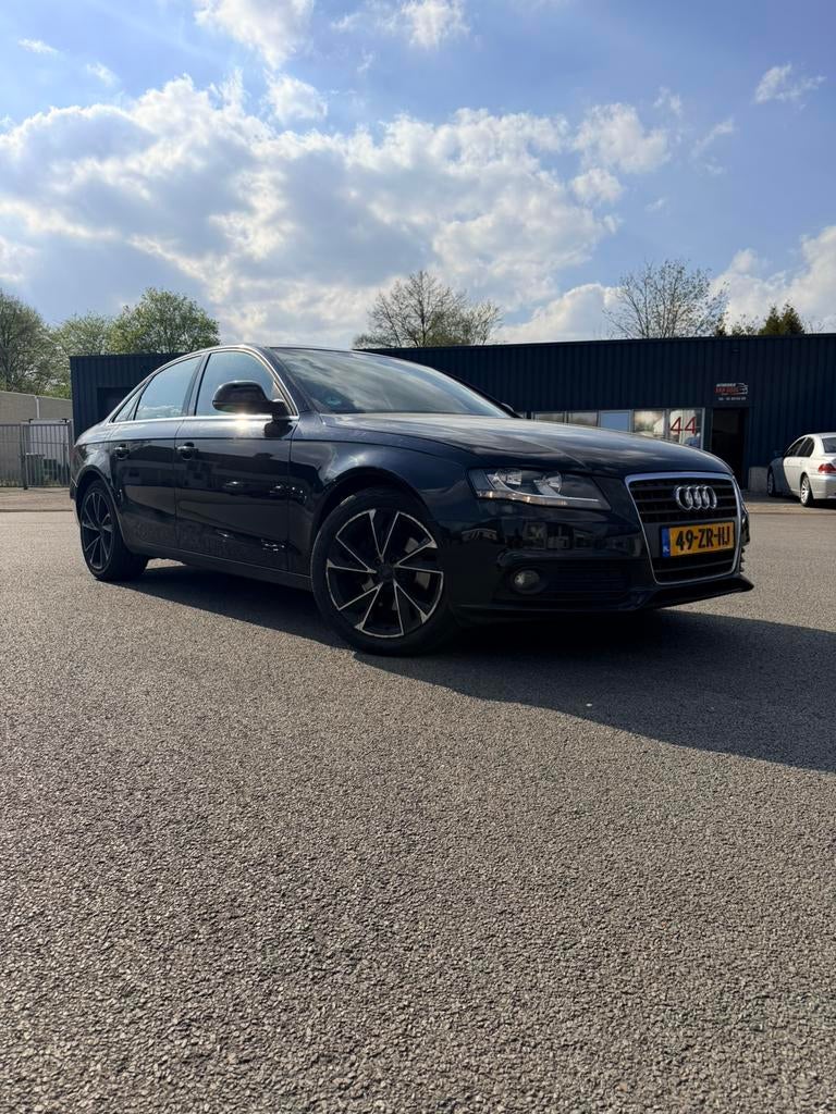 Audi A4 1.8 Tfsi 88KW 2008 Zwart !!LEES TEKST!!, Auto's, Stof, Zwart, 4 cilinders, A4