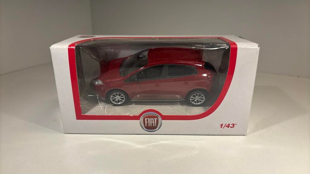 Fiat nuova bravo norev 1.43, Hobby en Vrije tijd, Modelauto's | 1:43, Auto, Norev, Ophalen of Verzenden, A