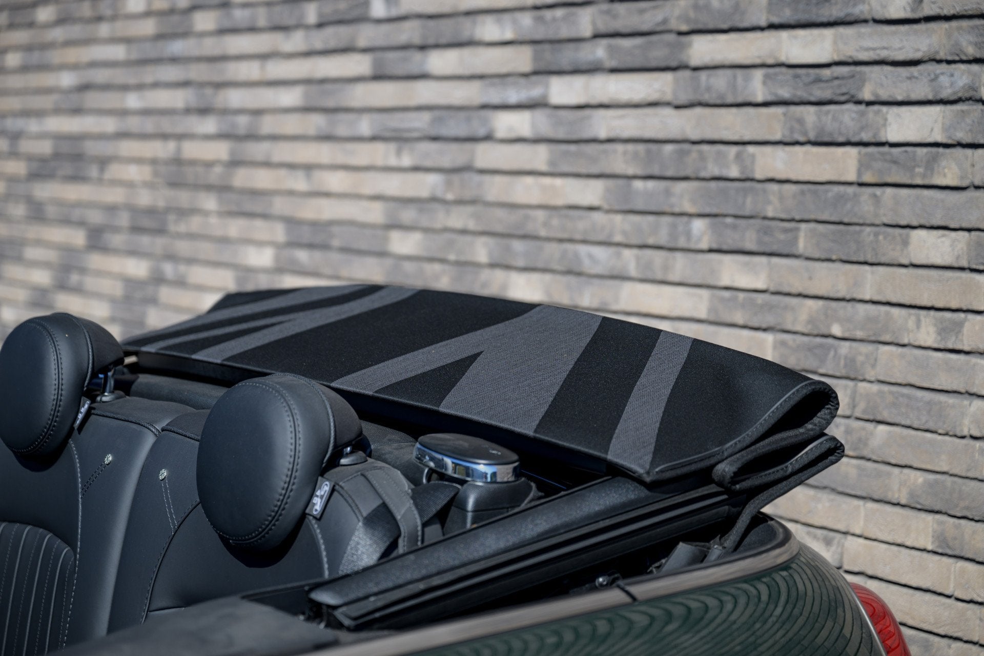 MINI Cabrio 1.5 Cooper Aut. Resolute Edition | Navigatie | L, Auto's, Mini, 136 pk, Gebruikt, Zwart, 4 stoelen