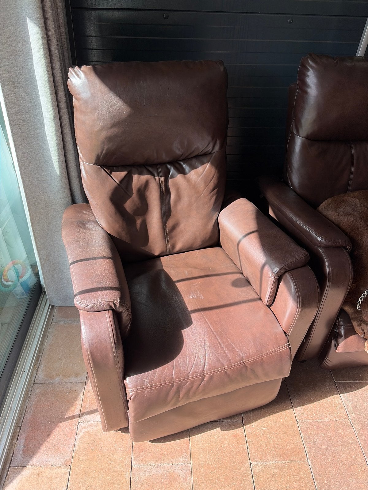 Gratis af te halen: 2 lederen relaxstoelen, Ophalen, Gebruikt, Leer