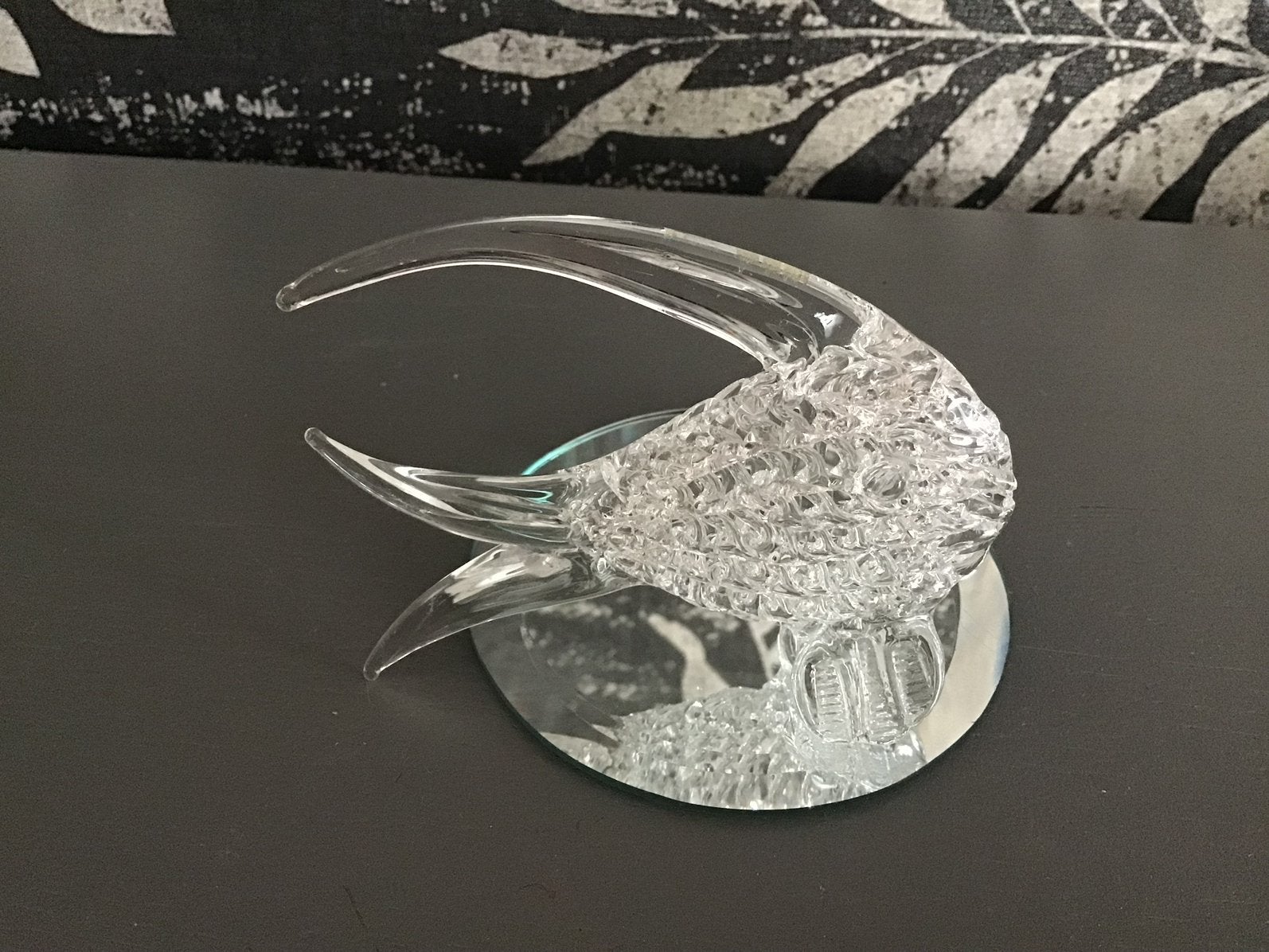 Prachtige vis (7x6cm)op spiegel(7,5cm doorsnee), Ophalen of Verzenden, Zo goed als nieuw, Figuurtje