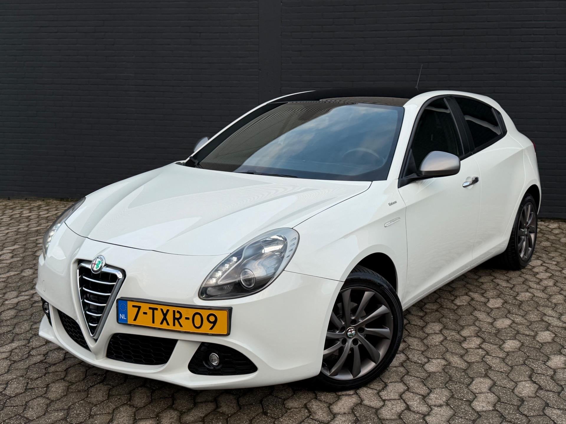 Alfa Romeo Giulietta 1.4 T Veloce, NAP, CLIMA, CRUISE, PDC N, Auto's, Voorwielaandrijving, Euro 5, Gebruikt, 4 cilinders