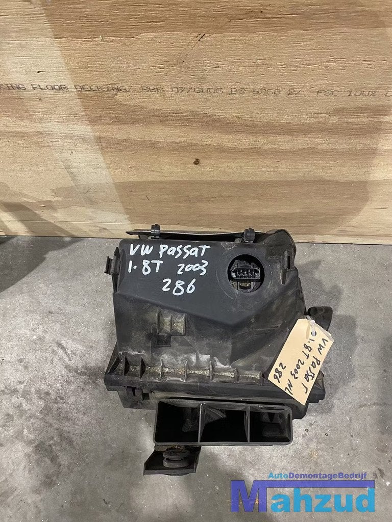 VW PASSAT 3B3 1.8T Luchtfilterhuis, Gebruikt, Volkswagen, Volkswagen AG, Berliner Ring 2
38440  Wolfsburg, DE