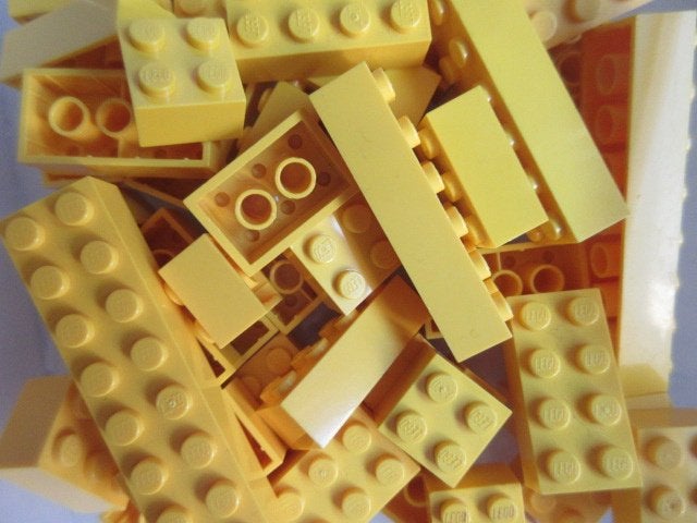 nr. 0047, 50 gele Lego stenen, 2 noppen breed, div. maten., Kinderen en Baby's, Ophalen of Verzenden, Zo goed als nieuw, Losse stenen