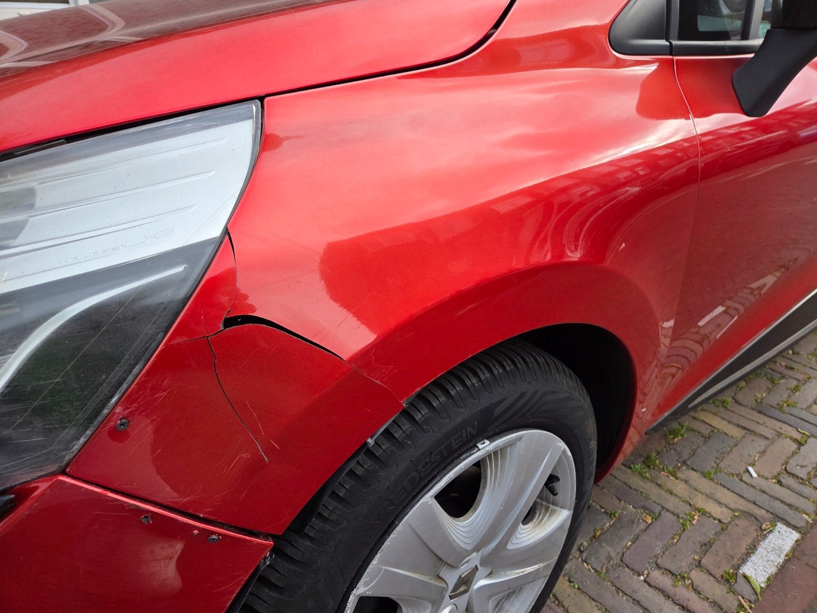 Spatbord Renault Clio IV bj2015 gezocht (nieuw/gebruikt, Renault, Voor, Nieuw, Ophalen of Verzenden