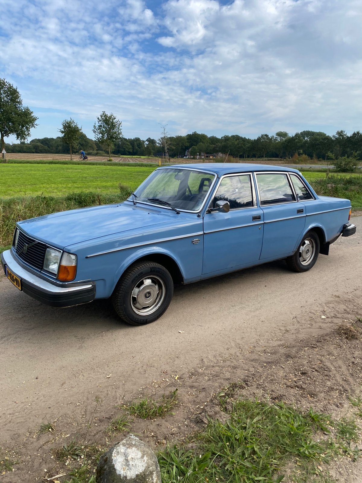 Volvo 244 belastingvrij lpg 2jaar apk, Auto's, Blauw, Particulier, Sedan, Geïmporteerd