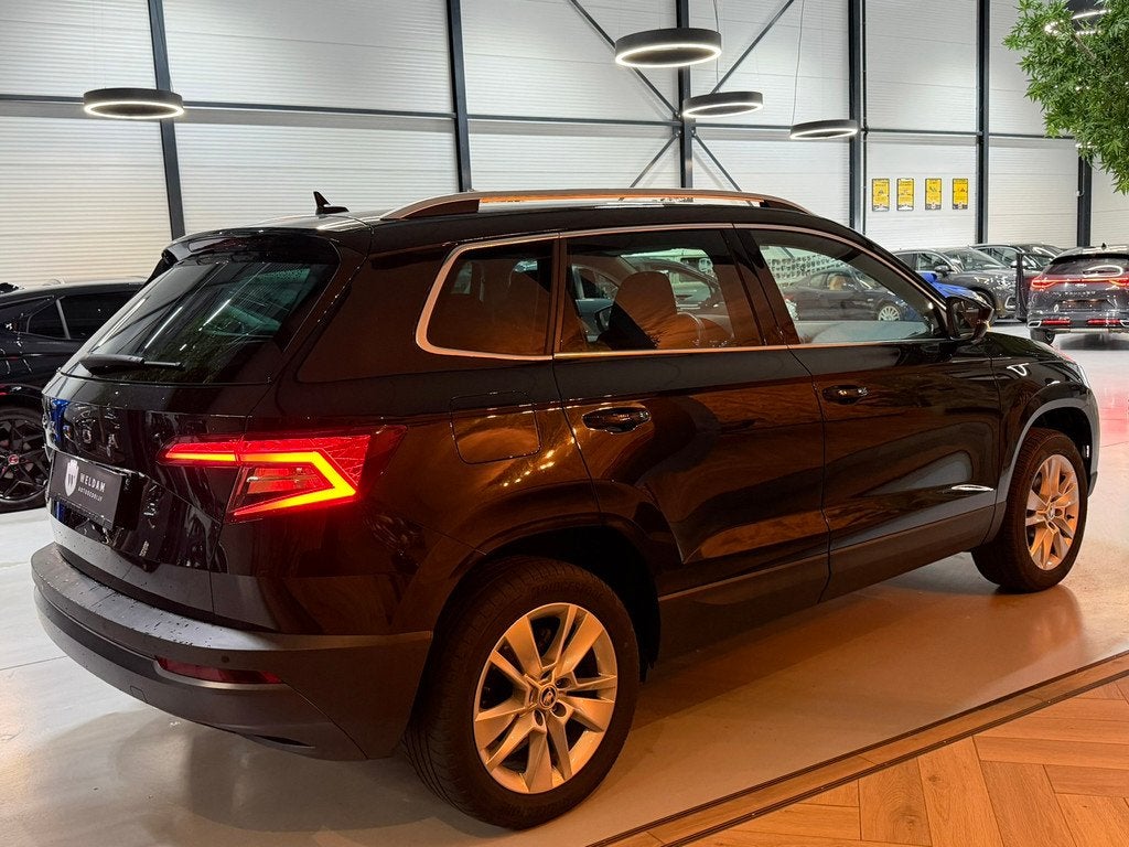 Skoda Karoq 1.5 TSI ACT Style|Trekhaak 1.500kg Trekgewicht|C, Auto's, Stof, 4 cilinders, Zwart, Karoq