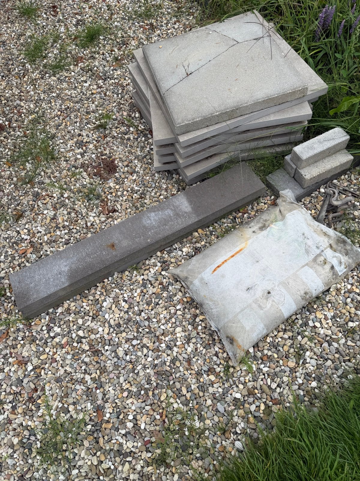 Gratis af te halen: Gebruikte terrastegels en opsluitbanden, Tuin en Terras, Tegels en Klinkers, Ophalen, Zo goed als nieuw, Minder dan 5 m²