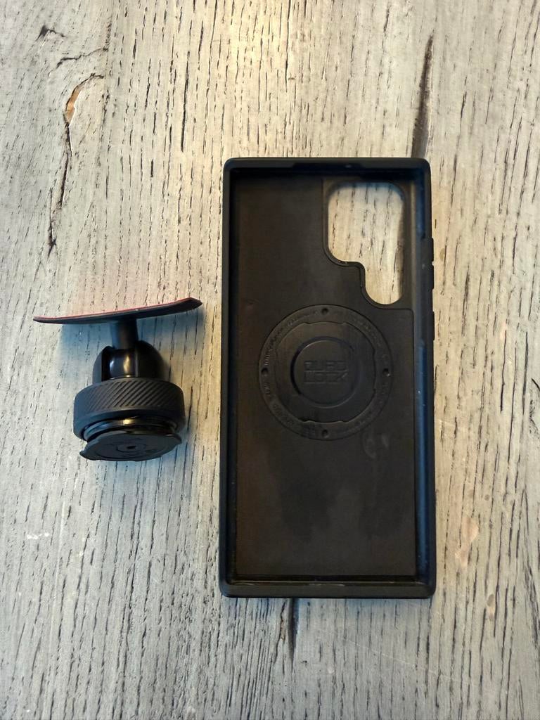 Quadlock hoesje met standaard, Ophalen of Verzenden, Gebruikt, Overige modellen, Hoesje of Tasje