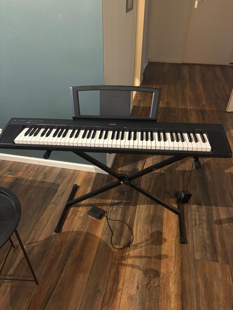 Yamaha Portable Grand NP-30, Ophalen, Zo goed als nieuw, 61 toetsen, Yamaha