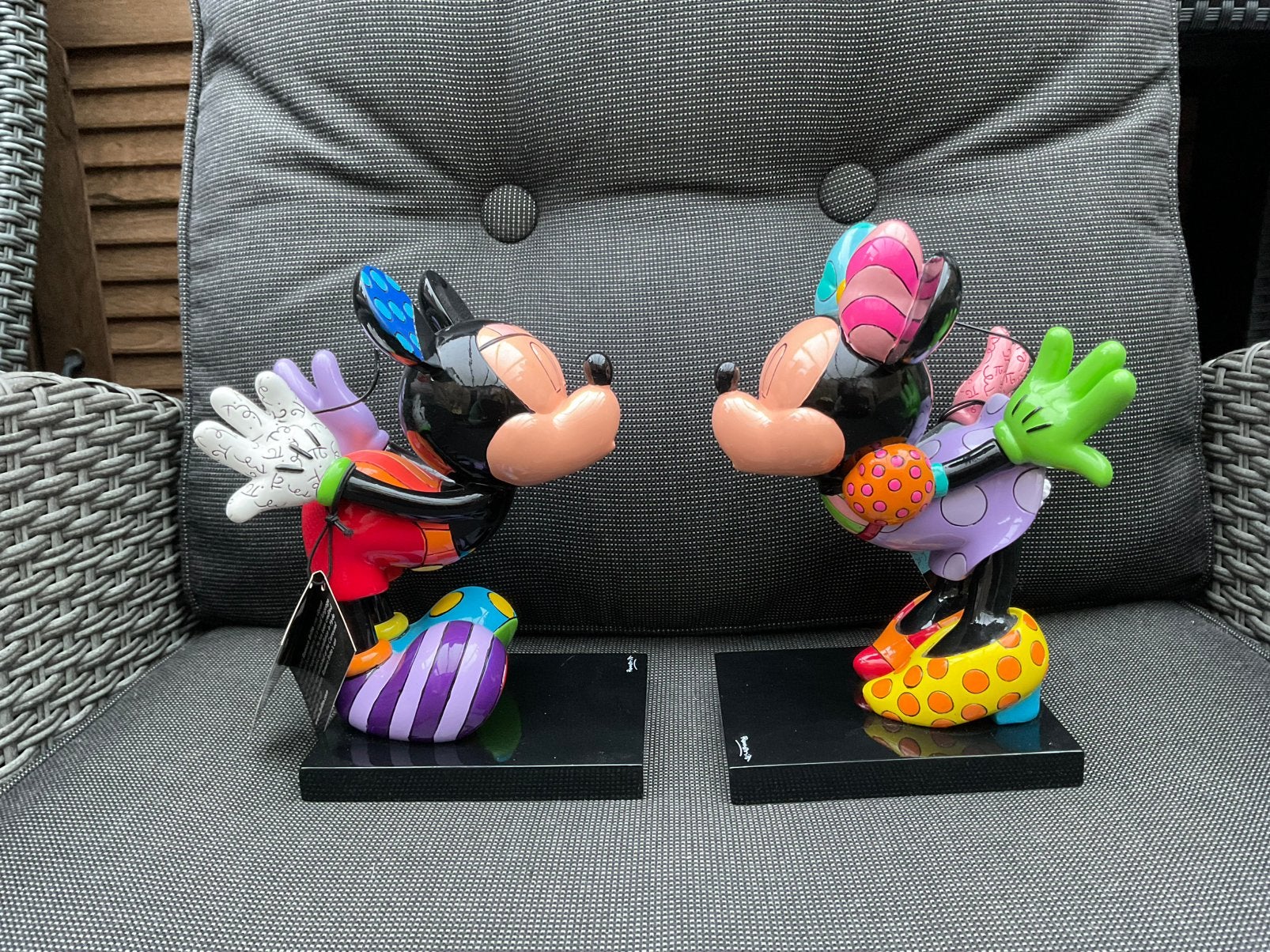 2 nieuwe Disney Britto Romero Mickey Minnie Mouse kissing, Ophalen, Mickey Mouse, Nieuw, Beeldje of Figuurtje